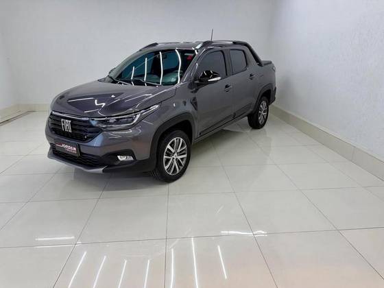FIAT STRADA 1.3 FIREFLY FLEX VOLCANO CD CVT FIAT STRADA 1.3 FIREFLY FLEX VOLCANO CD CVT